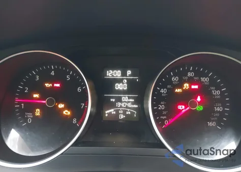 2015 Volkswagen Jetta 1.8T Se z USA, uszkodzony, nr VIN 3VWD17AJ2FM309891